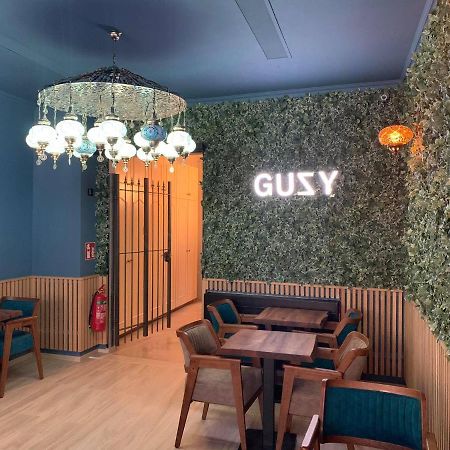 ליר Hotel Guzy מראה חיצוני תמונה