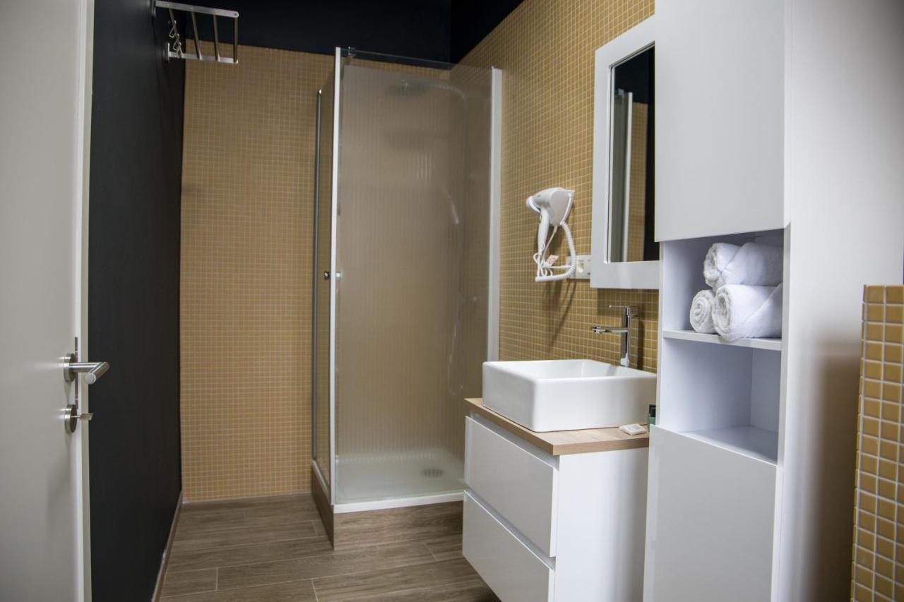 ליר Hotel Guzy מראה חיצוני תמונה